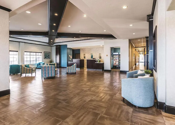 La Quinta By Wyndham Dallas South