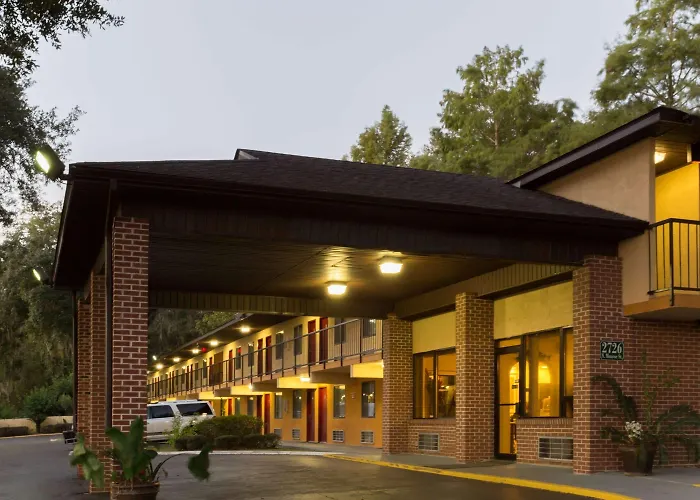 Beach Hotels Howard Johnson By Wyndham Tallahassee