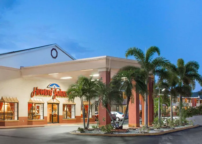 Pet Friendly hotel: Howard Johnson By Wyndham Ft. Myers Fl