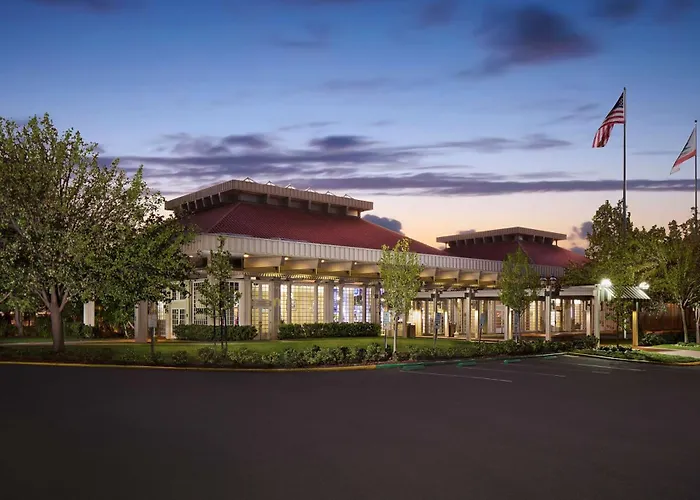 Cheap hotel: Hilton Oakland Airport