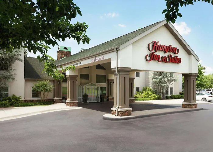 Hotel near College: Hampton Inn And Suites Springdale