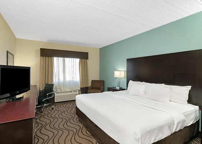 3 star hotel: La Quinta By Wyndham Knoxville Airport