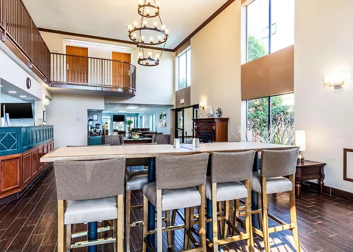 Quality Suites I-24