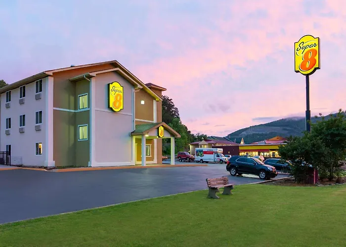 Hotel: Super 8 By Wyndham Chattanooga Lookout Mountain Tn