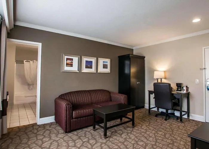 Beach hotel: Comfort Suites San Clemente Beach