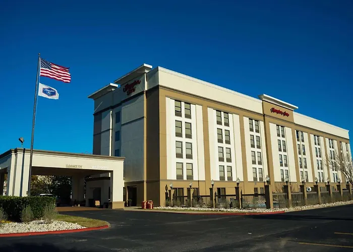Hotel with pool: Hampton Inn Beaumont