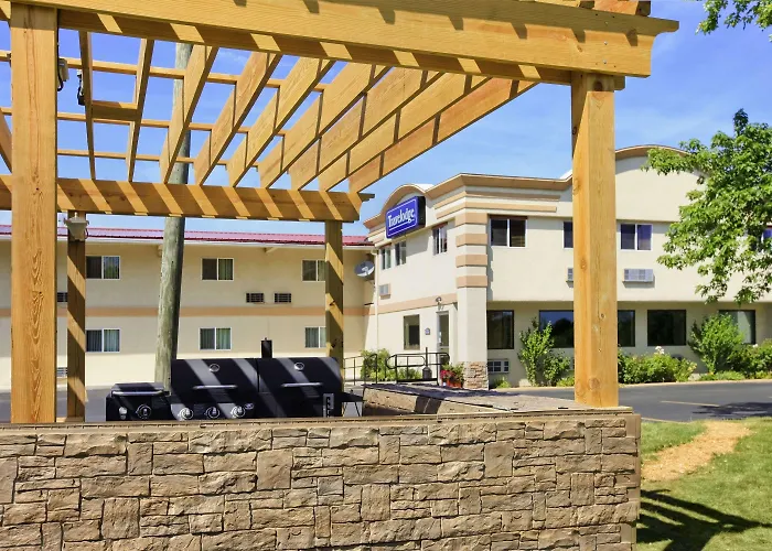 Cheap hotel: Travelodge Lima