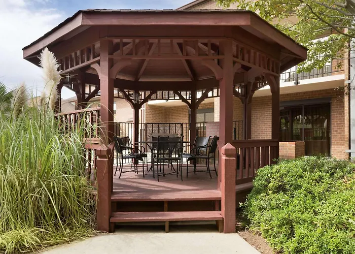 Resort: Ramada By Wyndham Raleigh