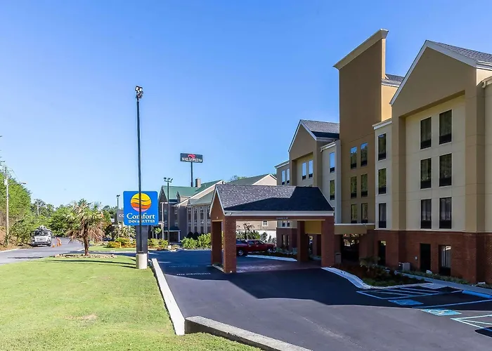 Resort: Comfort Inn & Suites Dalton West