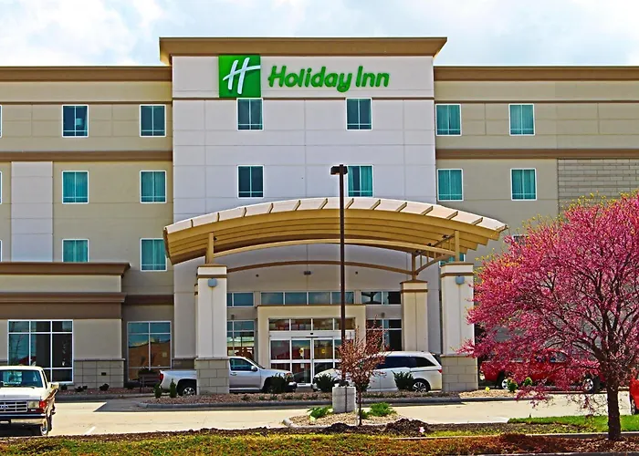 Pet Friendly hotel: Holiday Inn Salina By Ihg