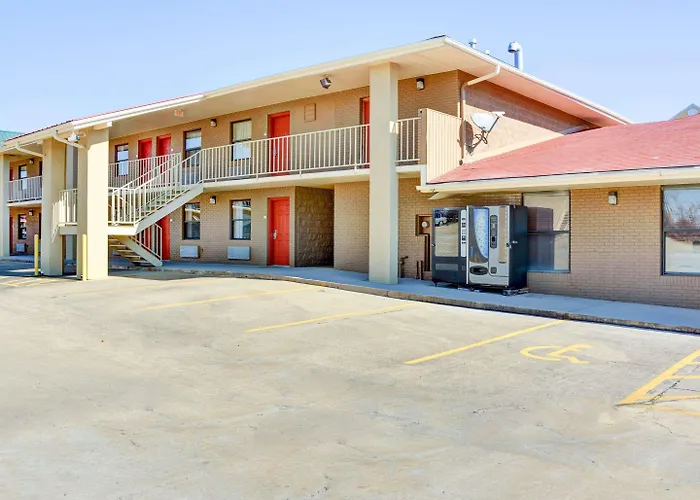 Dog friendly hotels Quality Inn & Suites Hot Springs-Lake Hamilton