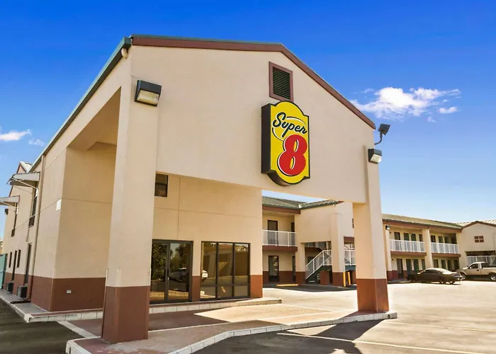 Hotel: Super 8 By Wyndham Hattiesburg North - University Area
