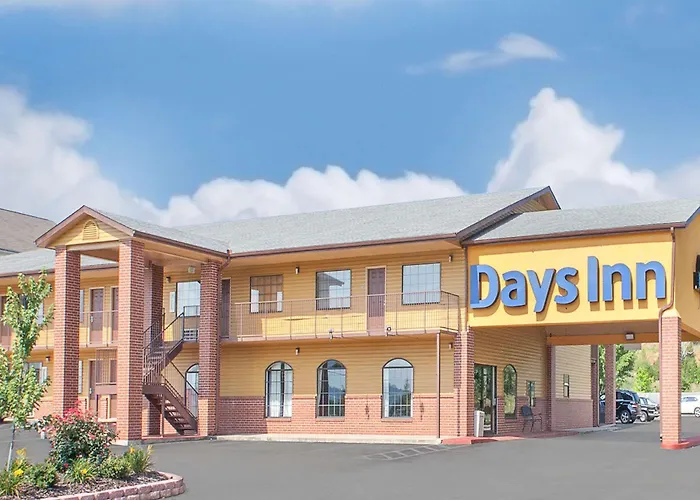 Resort: Days Inn By Wyndham Fayetteville