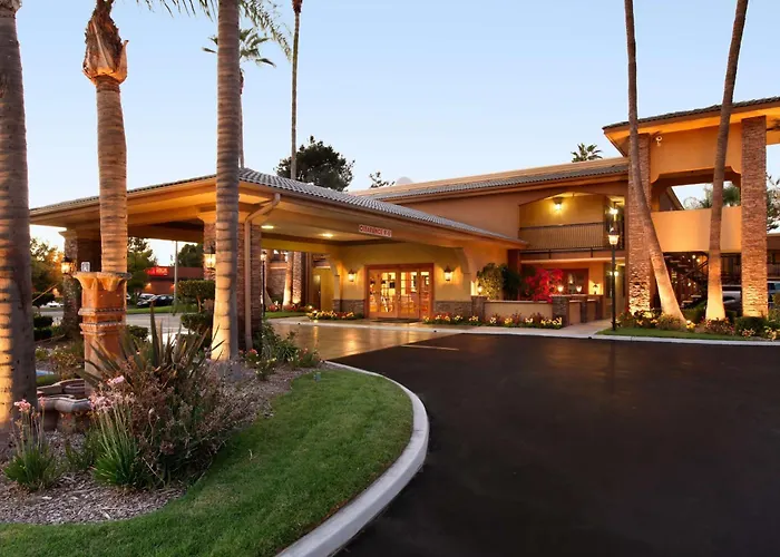 Hotels with pool Empire Inn
