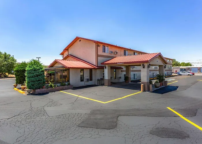 Сity center hotels Rodeway Farmington