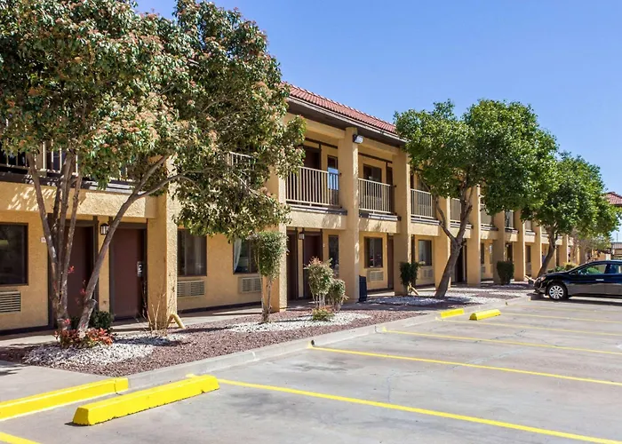 Pets Allowed Hotel Rodeway Near Ft Huachuca