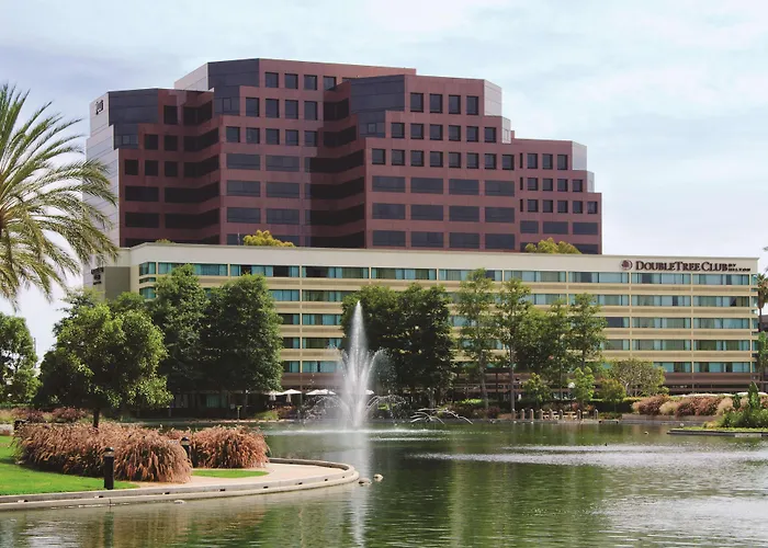Beach hotel: Doubletree By Hilton Orange County Airport