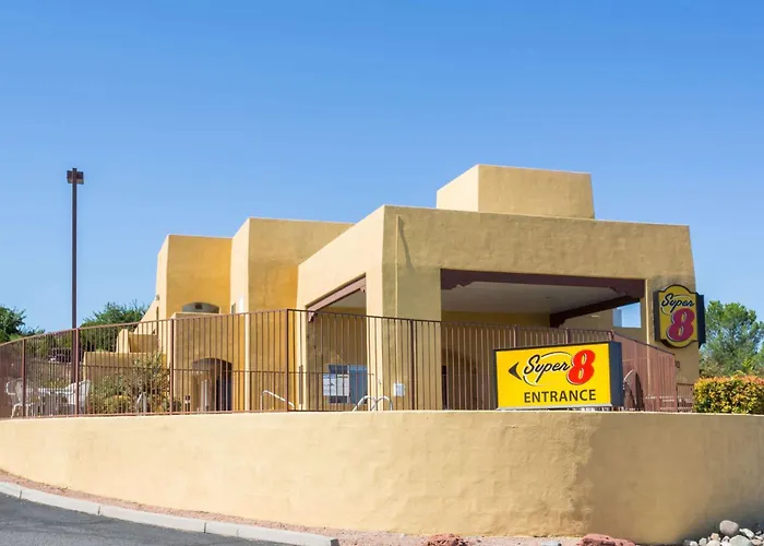 Cheap hotel: Super 8 By Wyndham Cottonwood