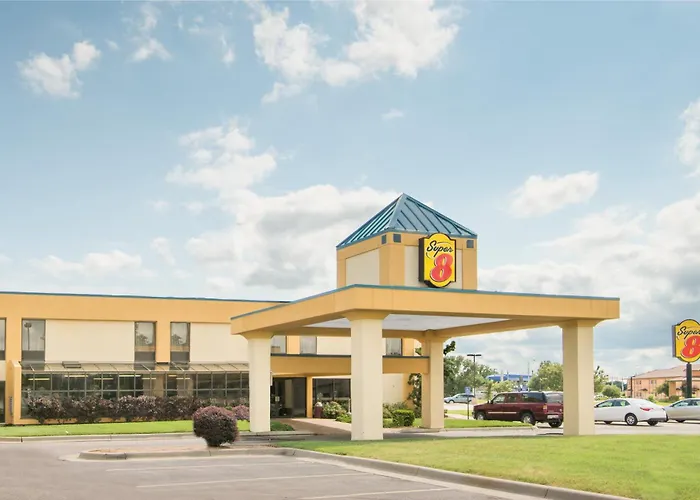 Super 8 By Wyndham Wichita South