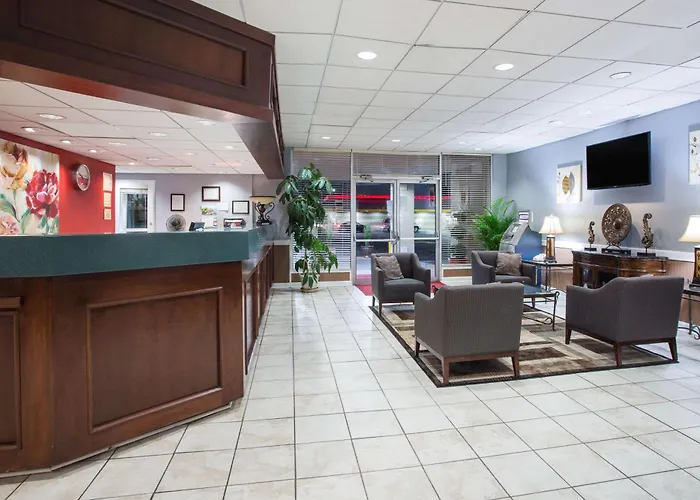 Hotel: Ramada By Wyndham & Suites Warner Robins