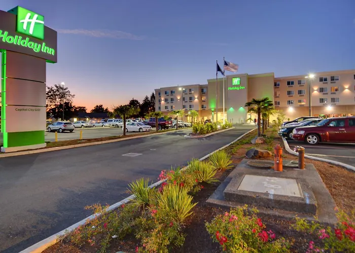 Hotels with tennis Holiday Inn - Salem By Ihg