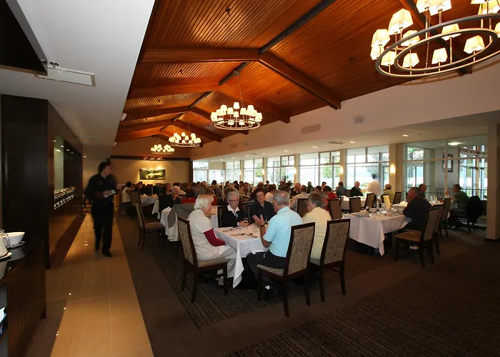 Distinction Te Anau Hotel & Villas