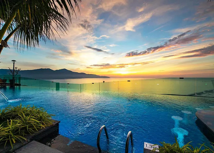 Hotel nahe College: Sala Danang Beach Hotel