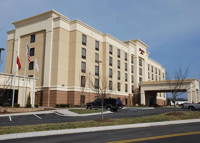 Hotel near College: Hampton Inn Chattanooga-North