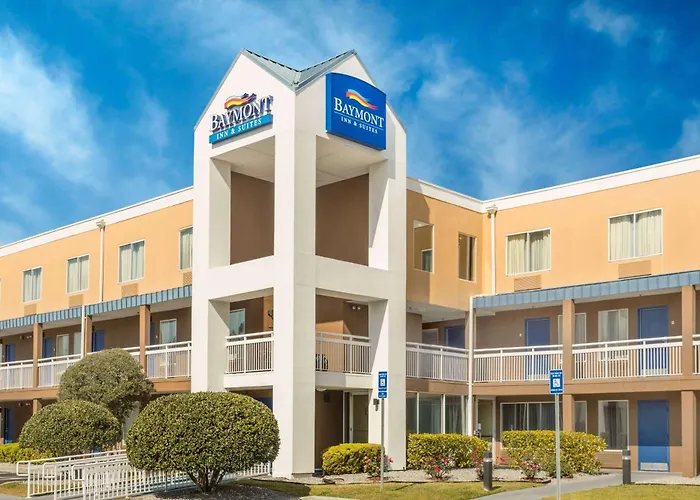 Hotel: Baymont By Wyndham Savannah Midtown