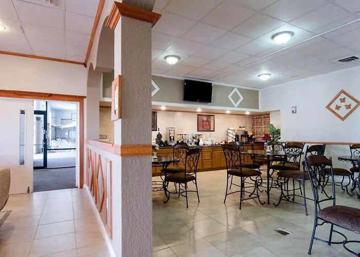 Knights Inn & Suites Emporia