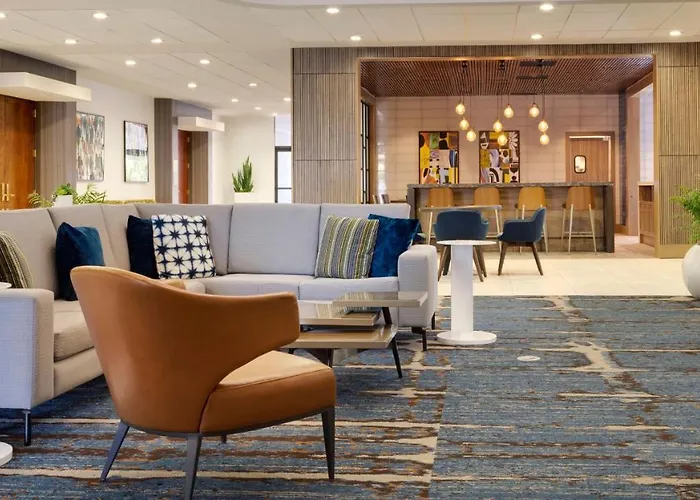 Pet Friendly hotel: Holiday Inn San Jose-Silicon Valley By Ihg