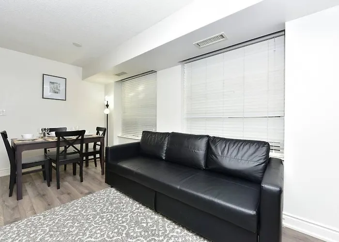 Executive 2 Bedroom Condo Close To Square One