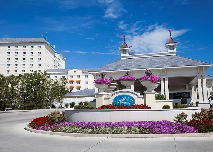 Romantic hotel: Cedar Point Hotel Breakers