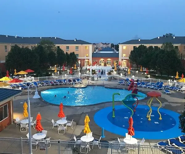 Сity center hotels Cedar Point'S Express