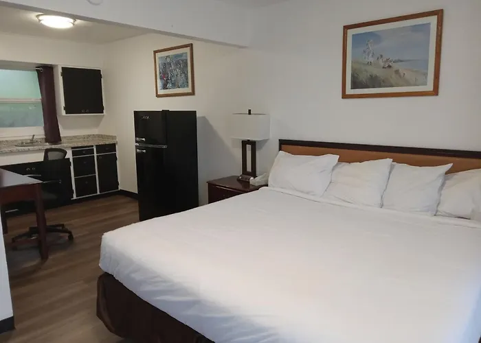 Resort: Blue Coast Inn & Suites
