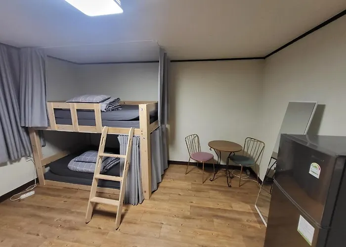  Able Guesthouse Hongdae
