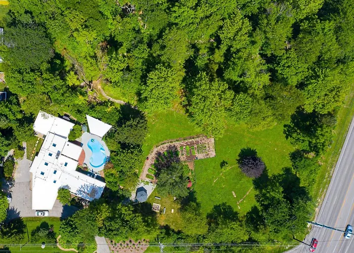 Spectacular Home In Middletown With Acres Of Privacy