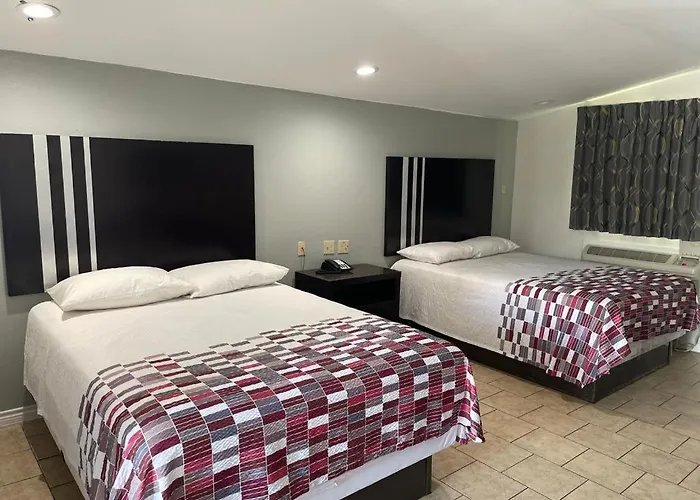 Safari Inn