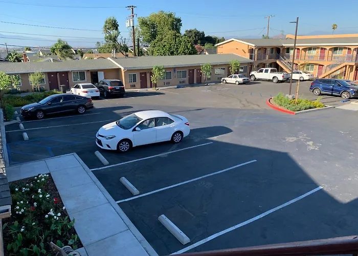 Desert Inn Motel
