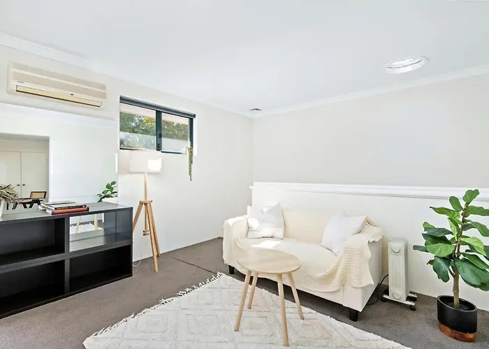 Maison de vacances: Osborne Park Gem Stylish 3Br Townhome