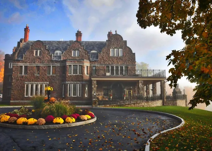 Luxury hotel only: The Inn At Erlowest