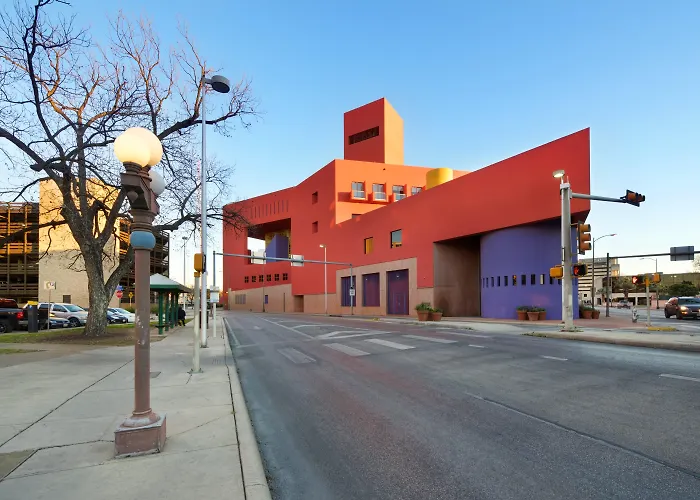 Hotel Indigo San Antonio Riverwalk By Ihg