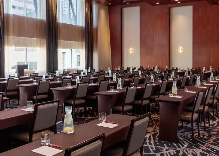 Luxury hotel only: Alma San Diego Downtown, A Tribute Portfolio Hotel