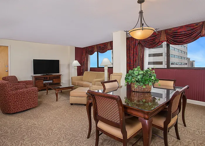 Luxury hotel only: Crowne Plaza Knoxville Downtown University By Ihg