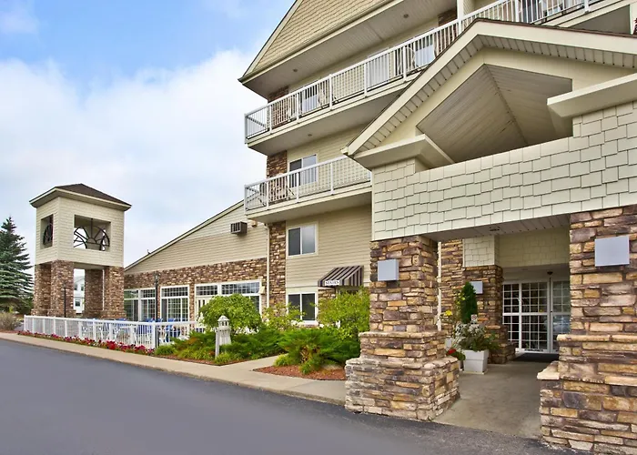 Luxury hotel only: Holiday Inn Express Mackinaw City By Ihg