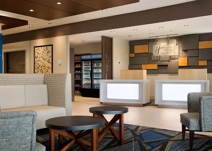 Hotel near College: Holiday Inn Express Calhoun South By Ihg