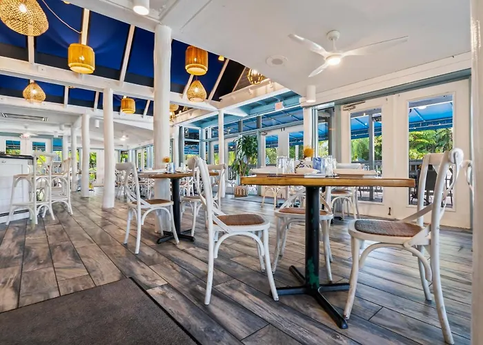 Hotel mit Tennis: Park Shore Resort