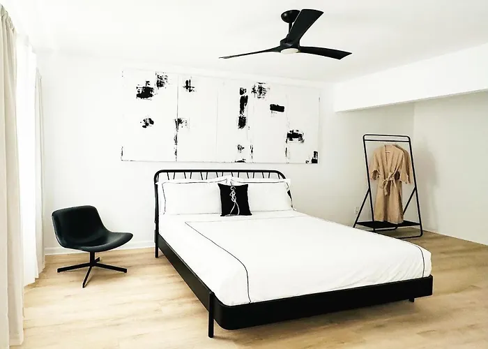 Pet Friendly hotel: Jazz Hotel Palm Springs