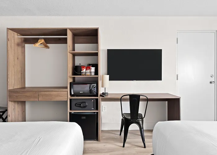 Howard Johnson By Wyndham Orlando Lake Buena Vista South