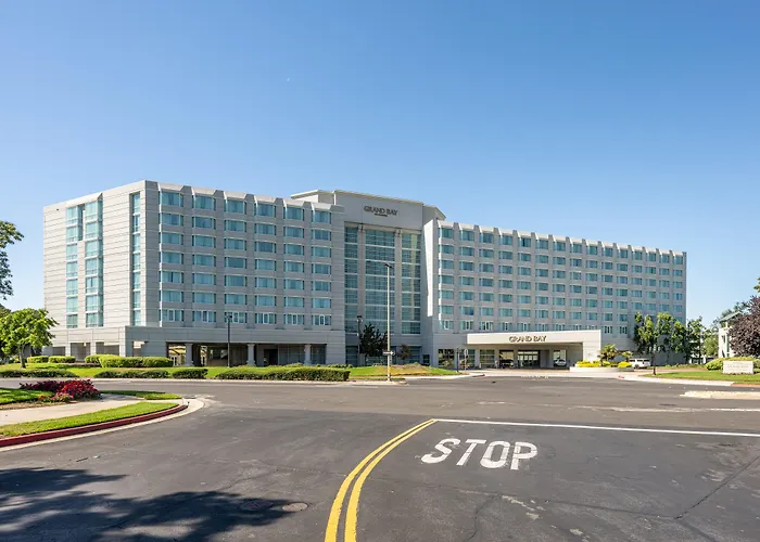Pet Friendly hotel: Grand Bay Hotel San Francisco